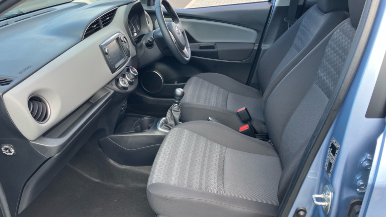 Toyota Yaris 1.33 VVT-i Icon 5dr Petrol Hatchback